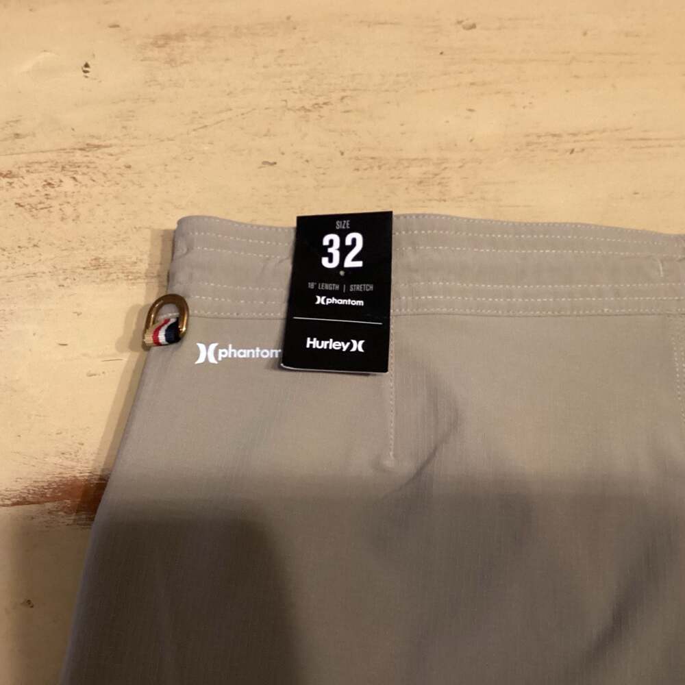 Hurley Phantom 18" Length Stretch Utility Hybrid Shorts - Picture 2 of 3